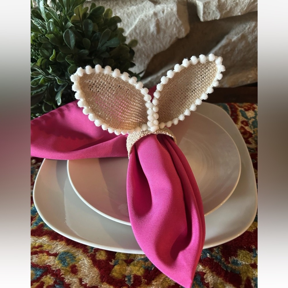 NWOT 4 Burlap Bunny Rabbit‎ Ear Napkin Rings Tan w/ White Pom Pom Fringe